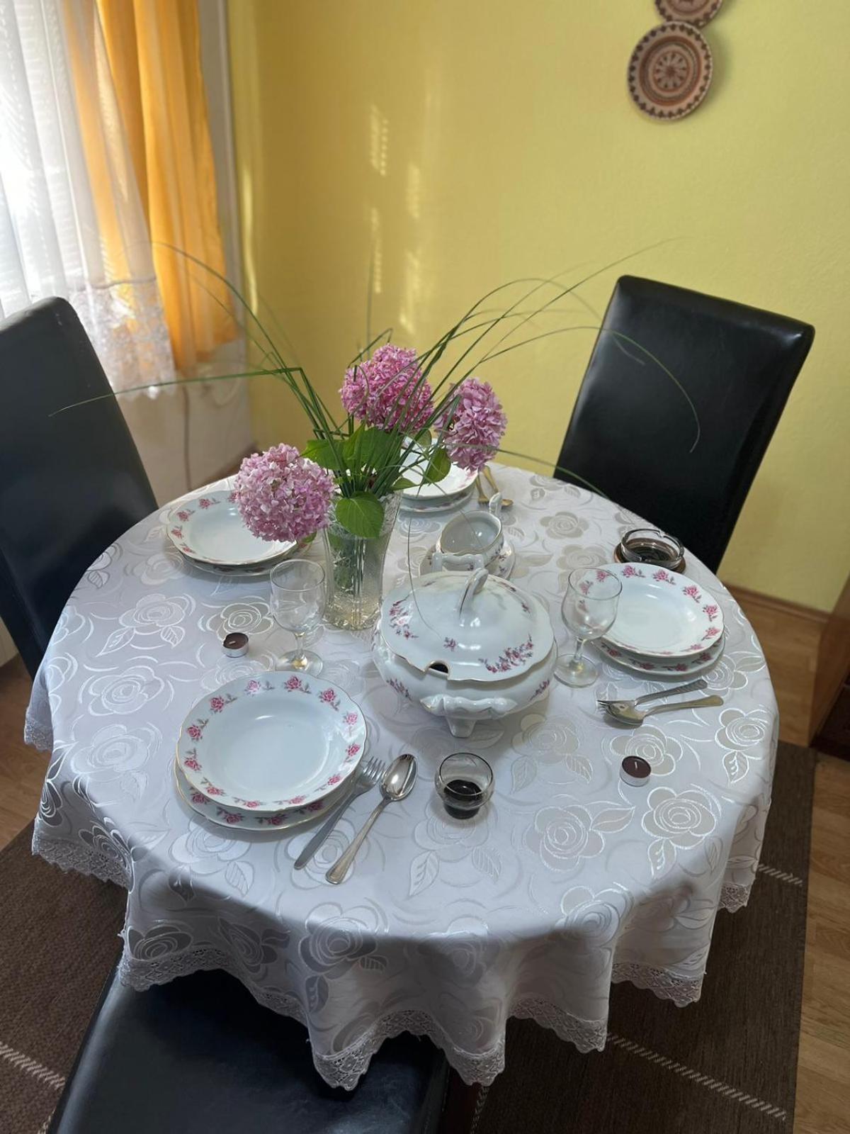 Apartman Kod Ismete Bihac Luaran gambar